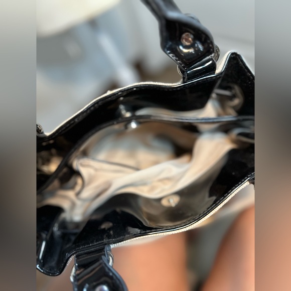 Nine West Faux Leather Exterior
Beige and black Bags & Handbags - Picture 8 of 11